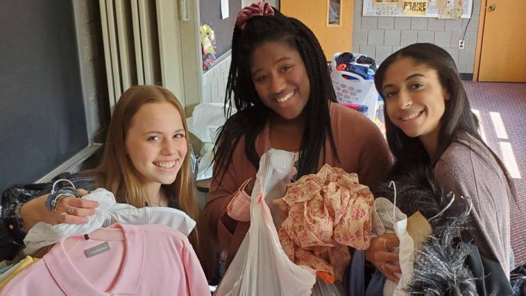 Need clothes? Youth Group invites community to giveaway, with music and ministry Need clothes? Youth Group invites community to giveaway, with music and ministry
