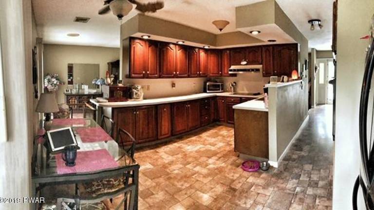 A secluded country ranch in a great location A secluded country ranch in a great location