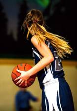 Girls lose, boys win in hoops