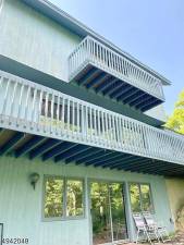 Mountaintop retreat offers privacy and recreation