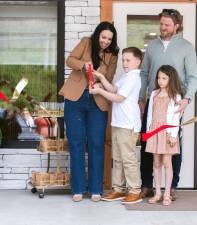 Thrive Aesthetics celebrates grand opening in East Stroudsburg.