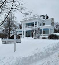 Snow at the Columns 2026.