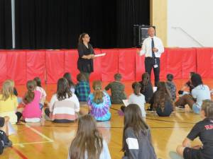 Dr. Vivian Bruno, and Dr. Pete Ioppolo of the DVMS chat with DVES fifth-grade students.