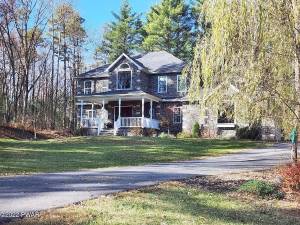 Builder’s home is an entertainer’s dream on 11+ private acres