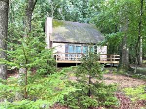 Walk to the lake from your home surrounded by nature