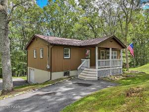 Country ranch offers peaceful, easy living in a tranquil setting