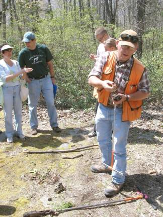 Mike Leggerio, US Army Corp of Engineers Biologist teaching a past wetlands program.