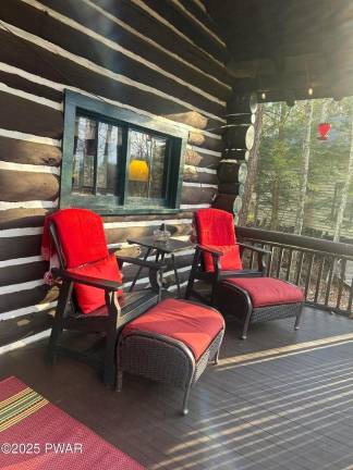 Authentic, updated log cabin