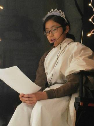 Mary Lee gives a dramtic reading (Photo provided)