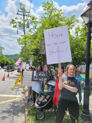 Milford rally supports Supreme Court abortion decision, seeks similar state laws