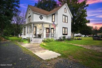 Classic farmhouse on the Delaware blends style with history