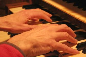 Bach, Pachelbel, Christmas music and more in organ concert
