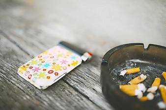 Thirdhand smoke endangers children and non-smokers