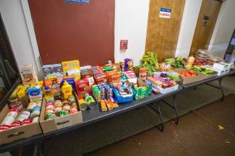An “extras” table available to recipients picking up at the Warwick Ecumenical Food Pantry located at the Warwick United Methodist Church on Thursday, Nov. 6. Photo: Aja Brandt