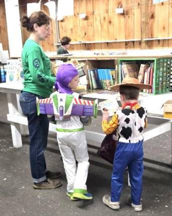 SEEDS host 15th annual Book Share