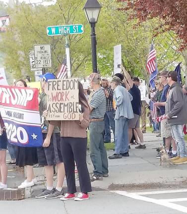 Protesters in front of the Pike County Courthouse (Photo by Ken Hubeny Sr.)