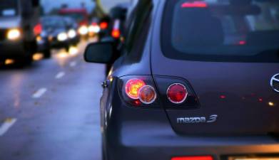 Alternating lane restrictions on I-84