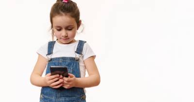 Some screen time for preschoolers won’t hurt their development, study finds
