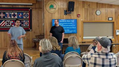 Concerned residents gather to learn more about Shawnee-Walker project at Stop FirstEnergy gathering.