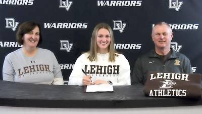 Track and field athlete Brooke Acoveno signs with Lehigh University