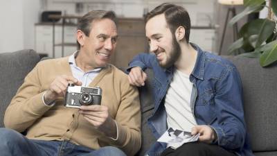 Photographers to focus on family photos