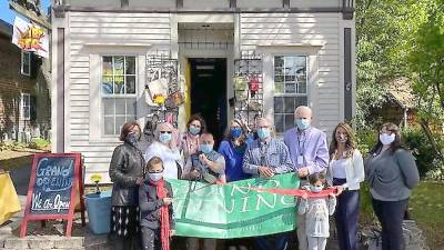 NYC family devastated by pandemic opens thrift shop in Milford