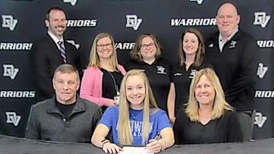 Senior swimmer Shannon Deignan signs with Hartwick College