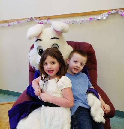 Emma Hill, 4, and Gabriel Hill, 5, of Dingmans Ferry (Photo by George Leroy Hunter)