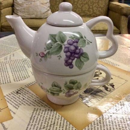 Loose Leaf Pages in Honesdale serves tea sippers with a literary bent (Facebook photo)