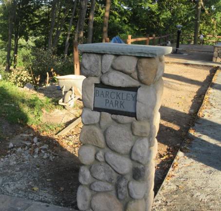 Stone pillar at Barckley Park