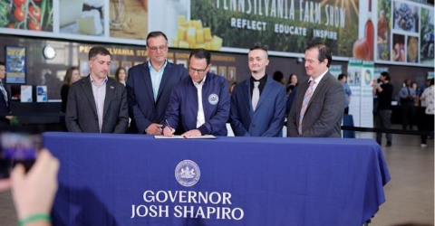 Governor signs executive order to expand public service opportunities - Vimarsana News
