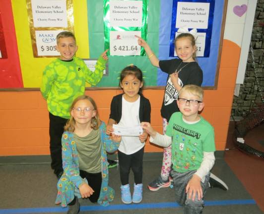 The Green House Team of (l-r) Bryce Holtzer, Sophie Gaa, Jessica Huerta-Alcaida, Lila Nietmotka, Cole Sweeney earned $421.64 for St. Jude’s Children’s Research Hospital.