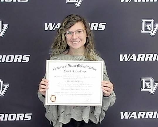 Olivia O’Grady receives Future Medical Leaders award