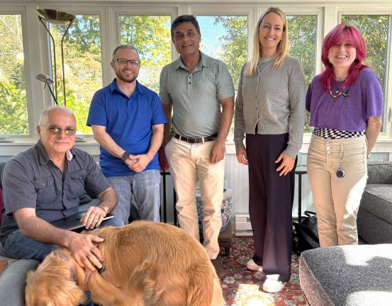 Richard Morais with Michael Montoya, Nikhil Hutheesing, Isabel Voegele, and Kit Kleinow.