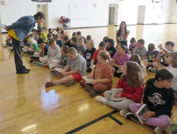 New dictionaries bring new words to DV third graders