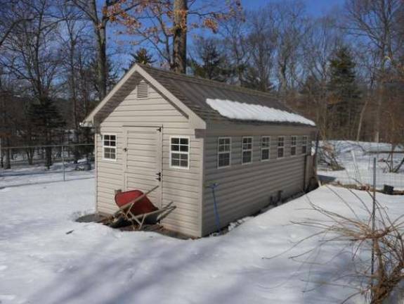 Upgraded ranch with lake access