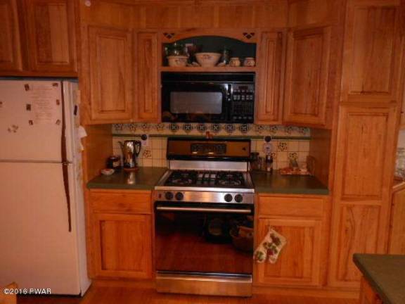 Three-bedroom lakefront home in a peaceful setting