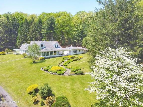 Roomy, Bright Mid-Century Classic On A Pristine Estate