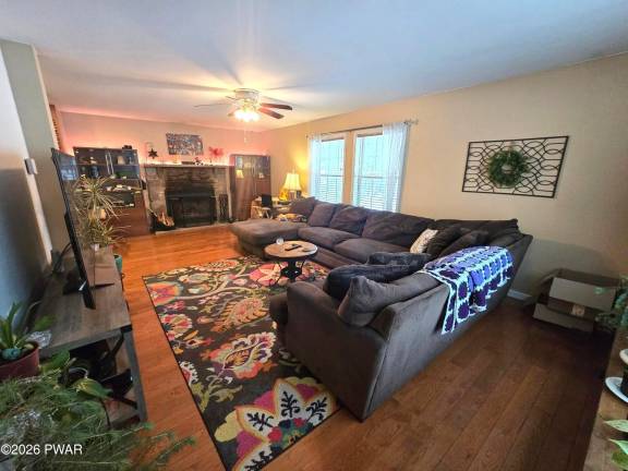 Lake access, priced to sell