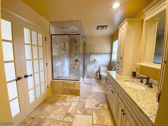 Home on private cul de sac offers mountain views