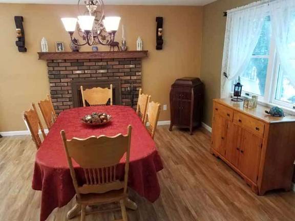 Colonial revival with lake and pool access