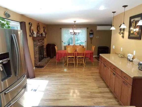 Colonial revival with lake and pool access