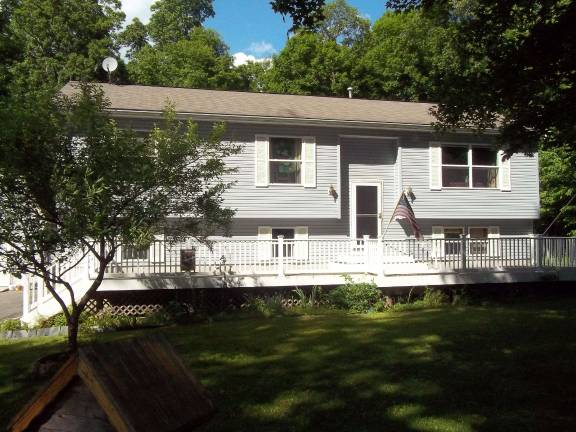 Immaculate bi-level with custom upgrades