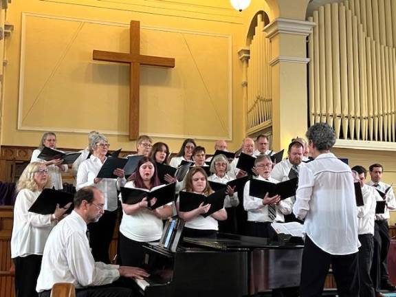 Four Seasons Chorale to hold ‘A Musical Tapestry’ concert