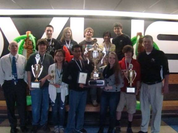 DV students dominate physics competition