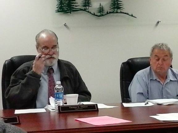 Supervisor's Chair Thomas Mincer and Supervisor Dennis Brink (Photo by Anya Tikka)