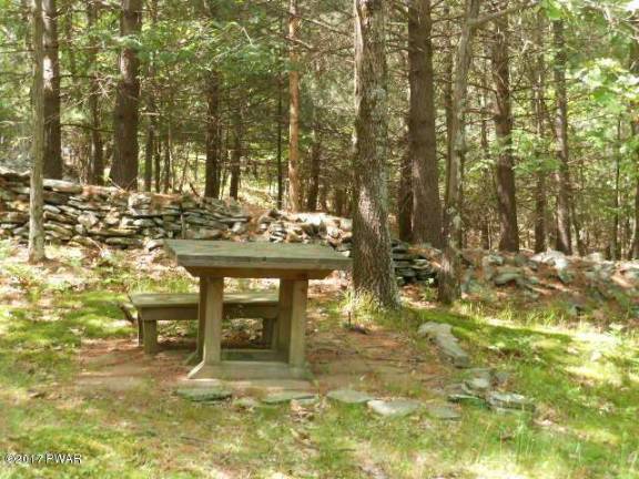 Relax or swim at your country escape