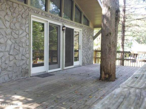 Remodeled ranch with rights to 120-acre lake