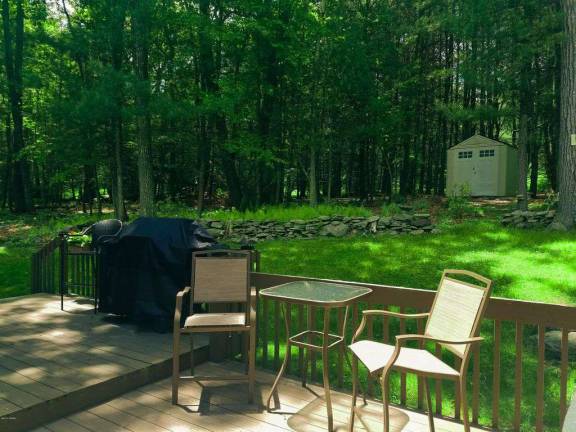 Spacious, modern country home with lake access