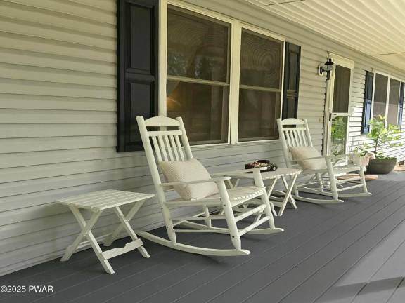 3-bedroom ranch blends comfort, style, convenience